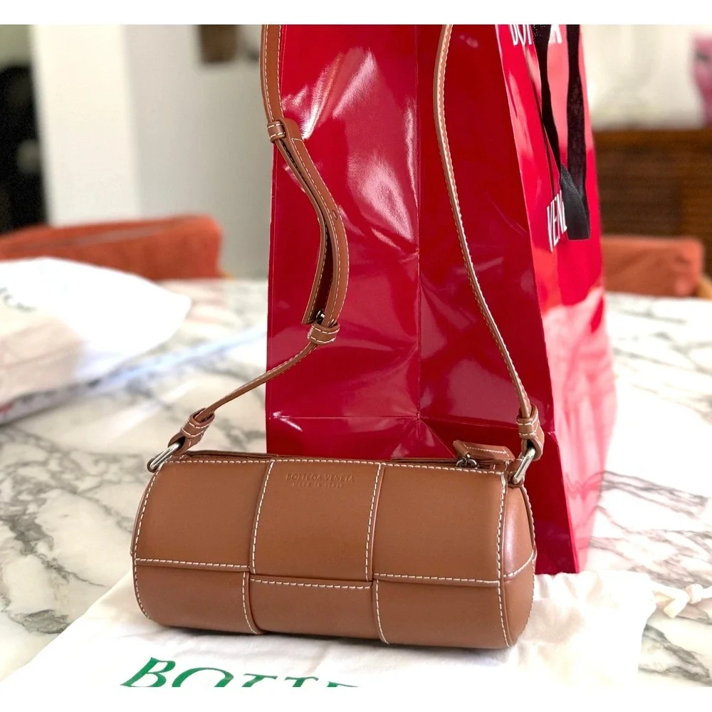 Bottega Veneta 741561‎ Urban Stitch Leather Barrel Bag Brown Crossbody